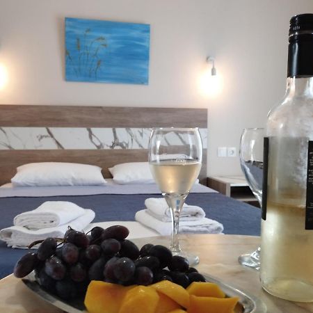 La Mer Rooms Peraia Bagian luar foto