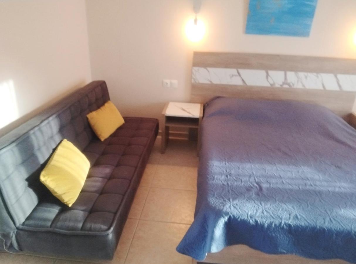 La Mer Rooms Peraia Bagian luar foto